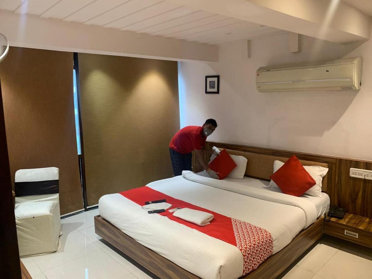 Oyo 29585 The Cliff Hotel Indore Esterno foto