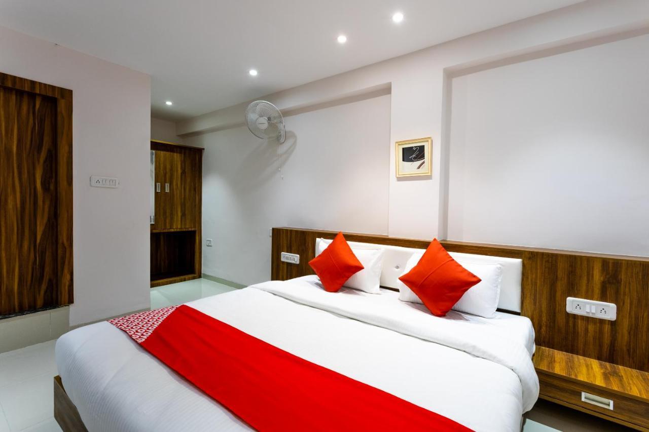 Oyo 29585 The Cliff Hotel Indore Esterno foto