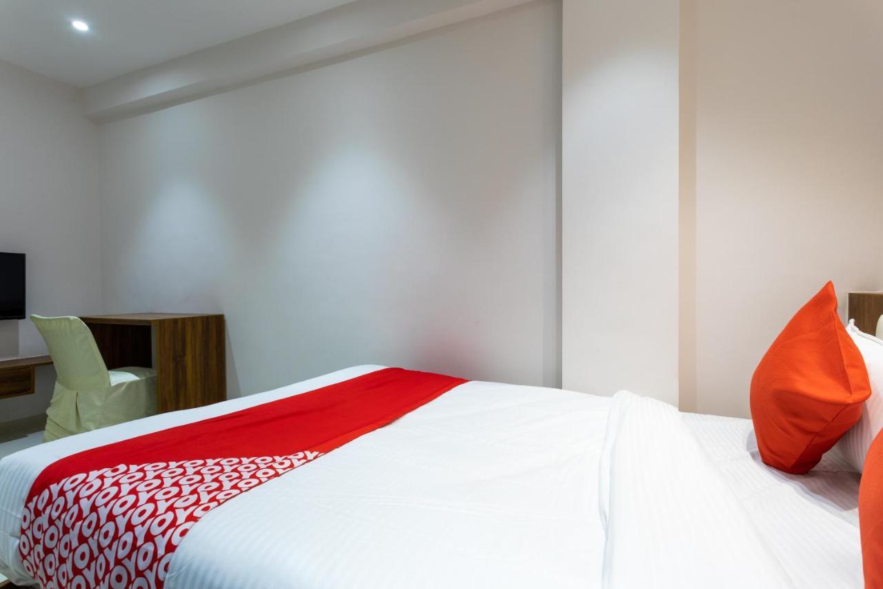 Oyo 29585 The Cliff Hotel Indore Esterno foto