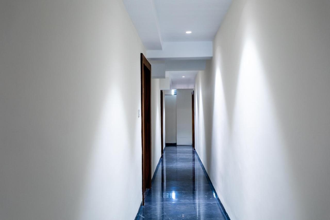 Oyo 29585 The Cliff Hotel Indore Esterno foto
