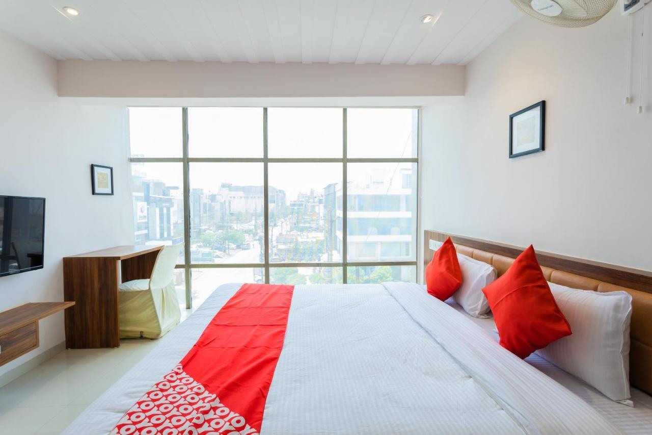 Oyo 29585 The Cliff Hotel Indore Esterno foto