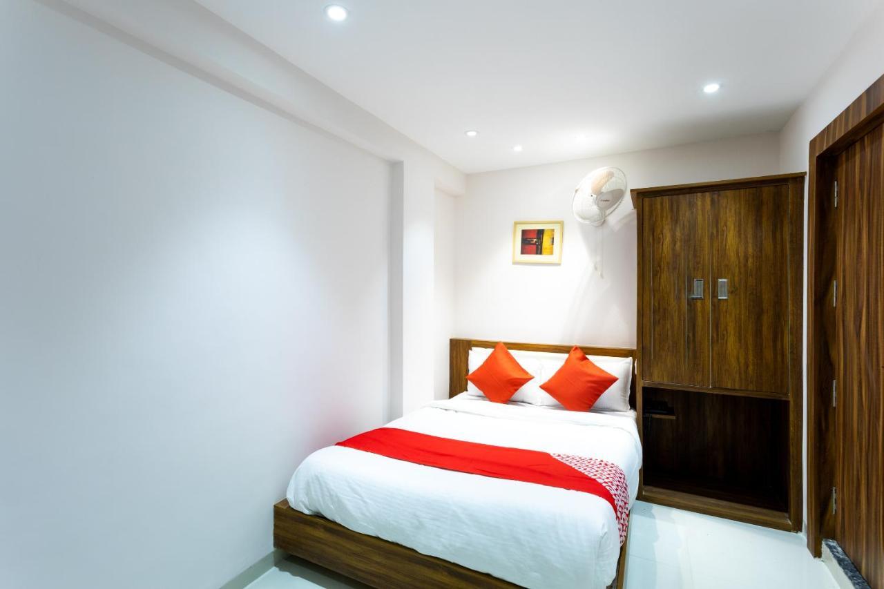 Oyo 29585 The Cliff Hotel Indore Esterno foto
