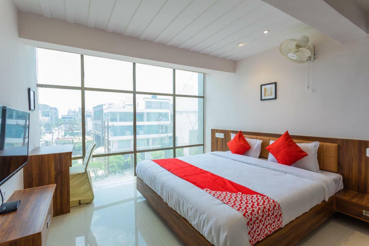 Oyo 29585 The Cliff Hotel Indore Esterno foto